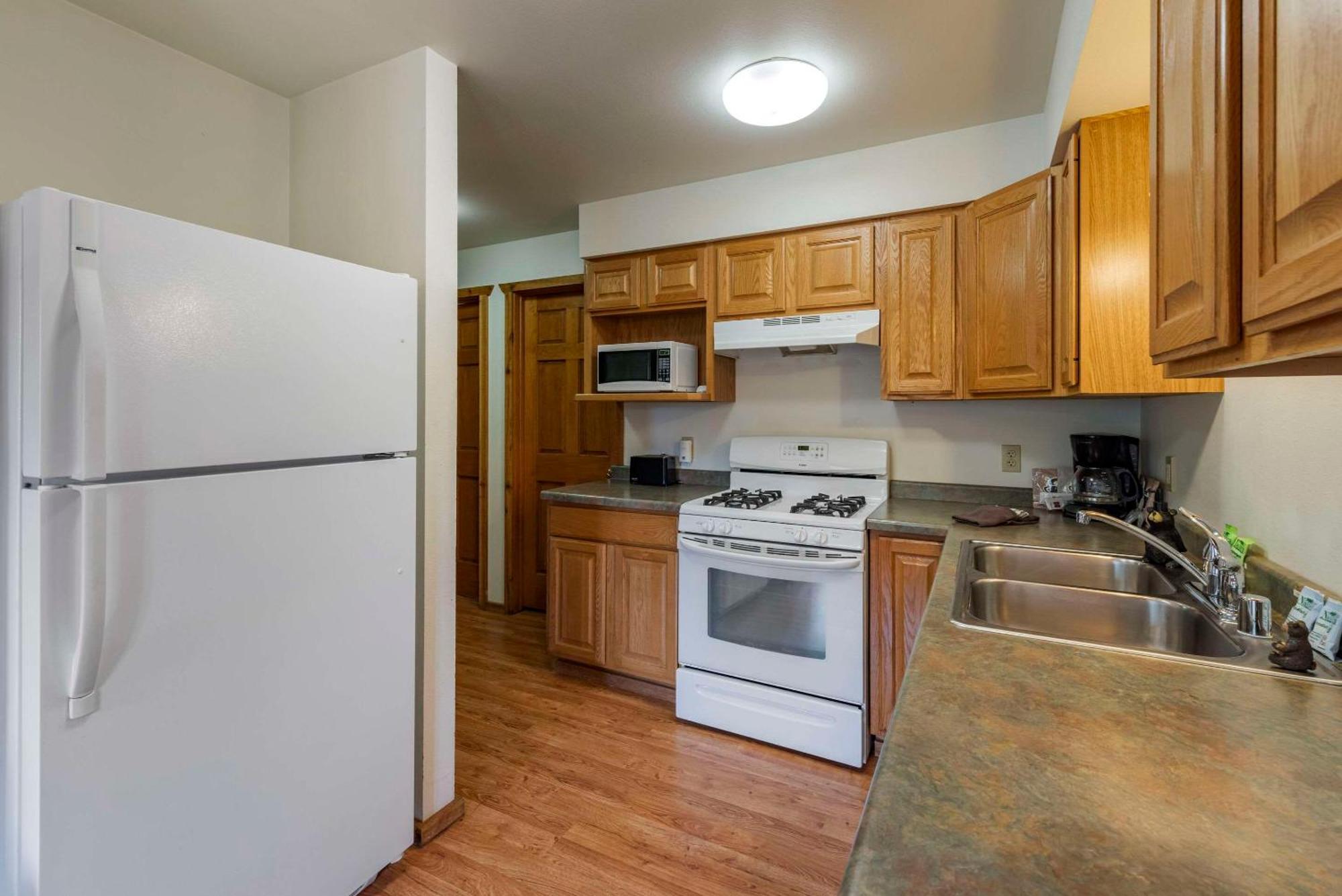 Three Bears Resort Waterpark Near Tomah Ascend Collection Warrens Exterior foto